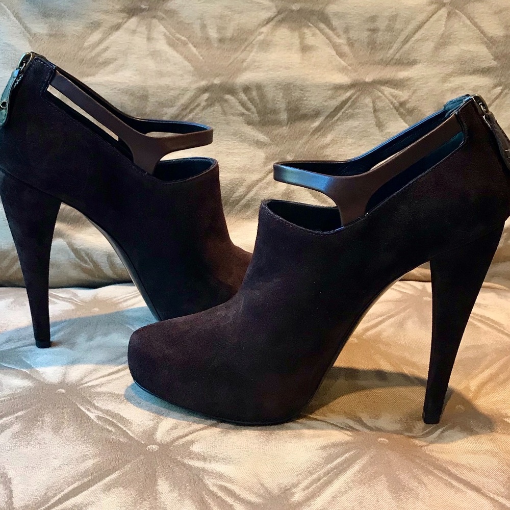 🤎Donna Karan Chocolate Brown Suede Booties🤎 - Picture 12 of 12